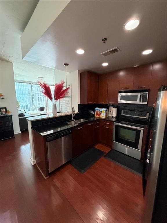 1 bedroom, 1 bathroom, 764 sq ft condominium for sale at 3324 Peachtree Road 1410, Atlanta, GA 30326 — photo 7
