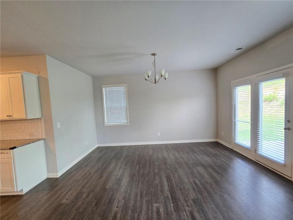4 bedroom, 3 bathroom, 2,709 sq ft single family residence under contract at 121 Valimar Drive, Braselton, GA 30517 — photo 8