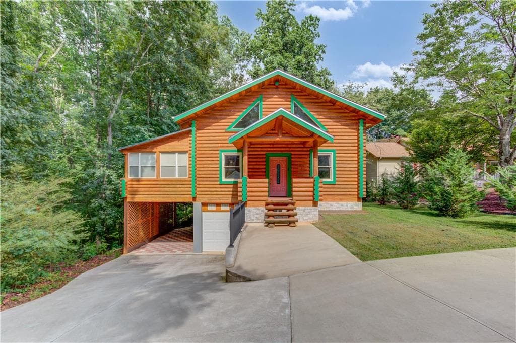 3 bedroom, 2 bathroom, 1,920 sq ft single family residence for sale at 3938 Pointe, Gainesville, GA 30506 — photo 1 of 45