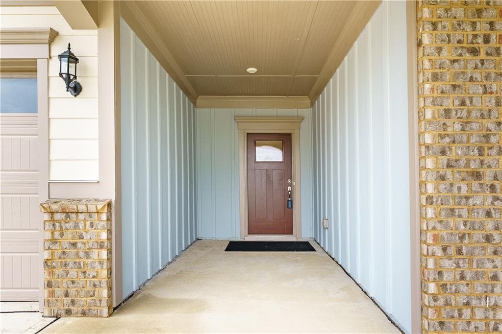 2 bedroom, 2 bathroom, 1,848 sq ft single family residence for sale at 5031 Adler Court, Hoschton, GA 30548 — photo 5