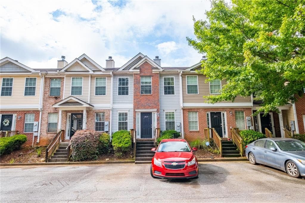 2 bedroom, 3 bathroom, 1,590 sq ft townhouse for sale at 2833 Vining Ridge Terrace, Decatur, GA 30034