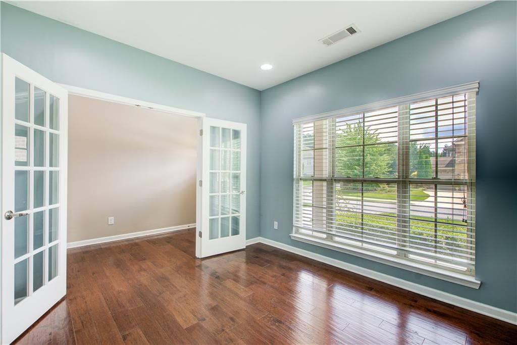 5 bedroom, 4 bathroom, 3,516 sq ft single family residence under contract at 5245 Vendelay Lane, Cumming, GA 30040 — photo 4