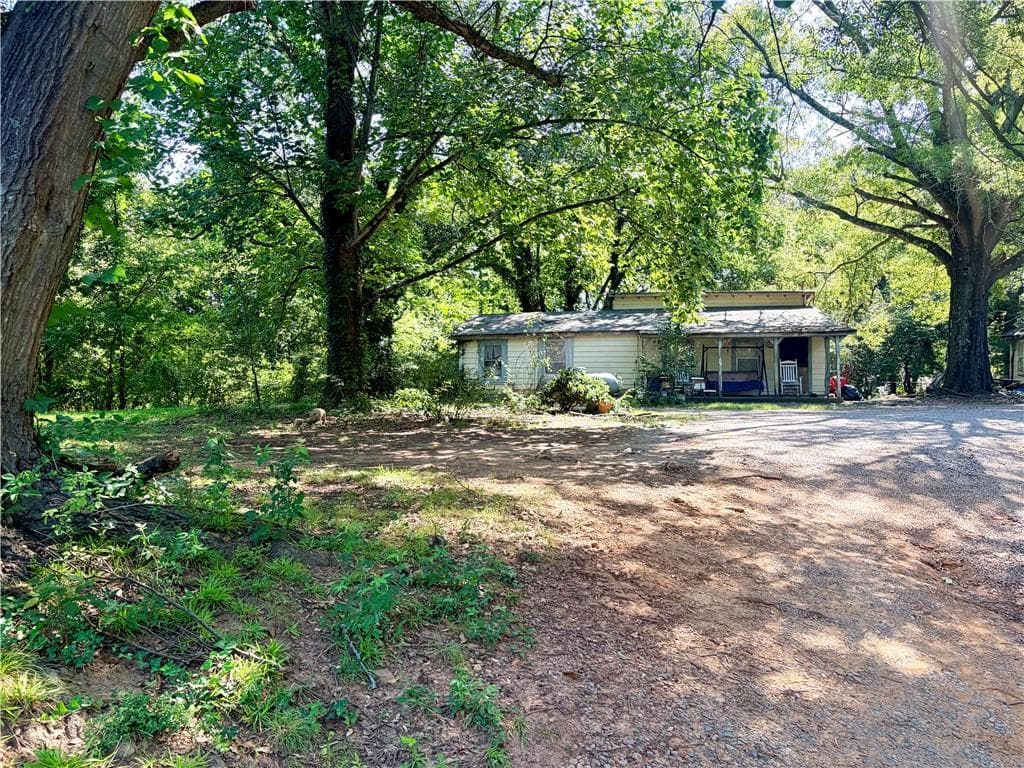 3 bedroom, 1 bathroom, 812 sq ft single family residence for sale at 108 Walton Street, Cartersville, GA 30120 — photo 5