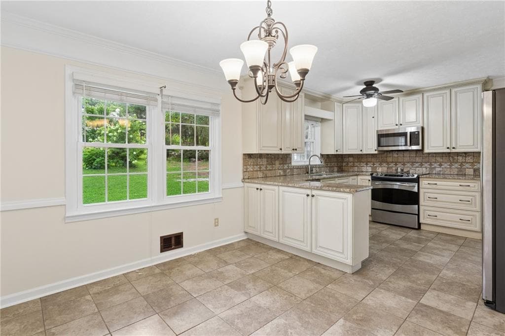 3 bedroom, 2 bathroom, 1,651 sq ft single family residence for sale at 4165 Westview Street, Douglasville, GA 30135 — photo 4