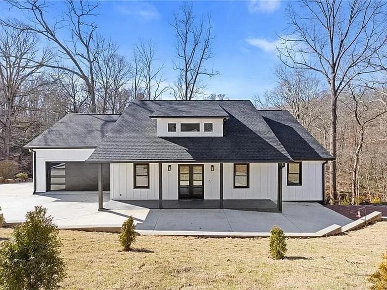5 bedroom, 5 bathroom, 5,000 sq ft single family residence for sale at 4732 Walnut Bend Drive, Gainesville, GA 30507