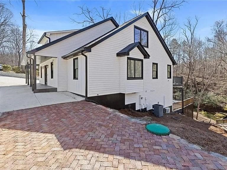 5 bedroom, 5 bathroom, 5,000 sq ft single family residence for sale at 4732 Walnut Bend Drive, Gainesville, GA 30507 — photo 4