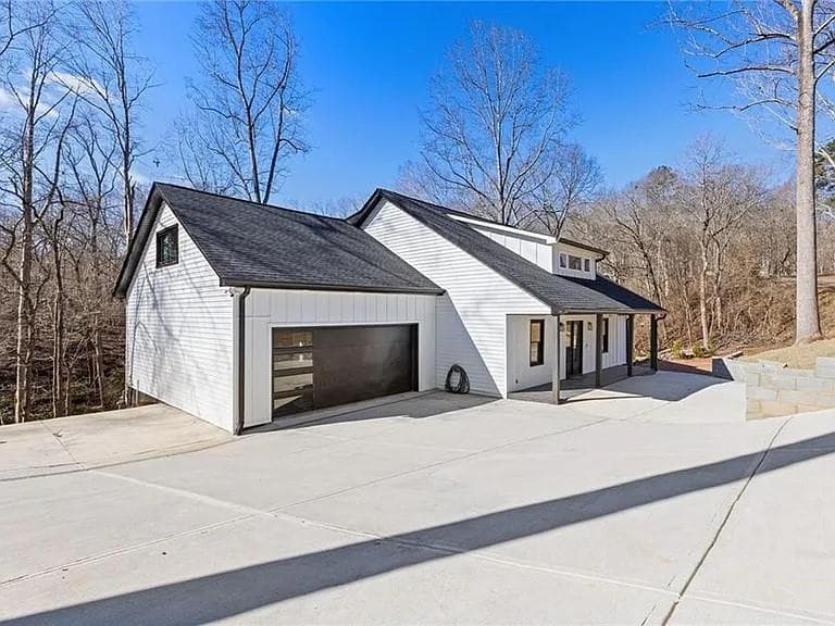 5 bedroom, 5 bathroom, 5,000 sq ft single family residence for sale at 4732 Walnut Bend Drive, Gainesville, GA 30507 — photo 5