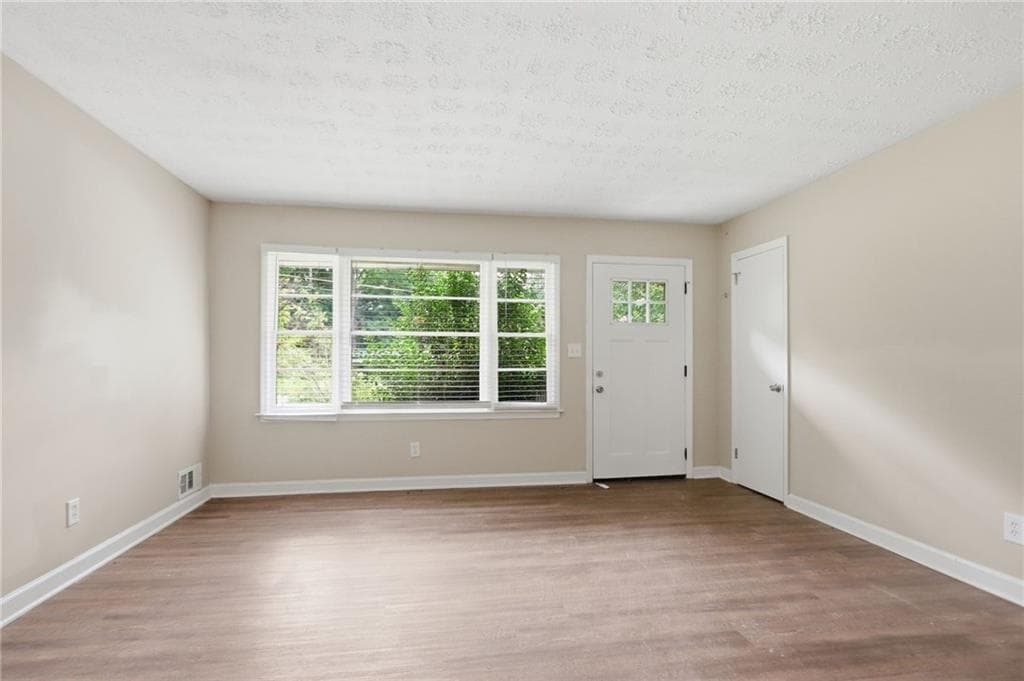 3 bedroom, 1 bathroom, 1,209 sq ft single family residence for sale at 1068 Longshore Drive, Decatur, GA 30032 — photo 9