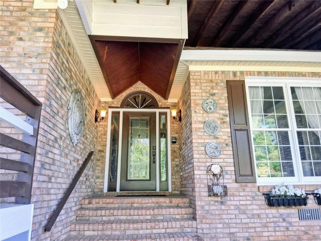 3 bedroom, 3 bathroom, 2,048 sq ft single family residence for sale at 11524 Summer Trace, Hampton, GA 30228 — photo 3