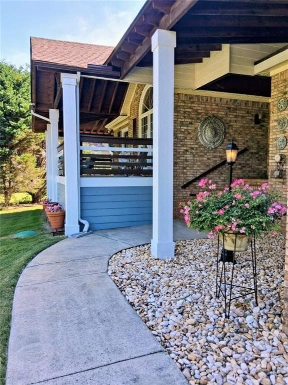 3 bedroom, 3 bathroom, 2,048 sq ft single family residence for sale at 11524 Summer Trace, Hampton, GA 30228 — photo 4