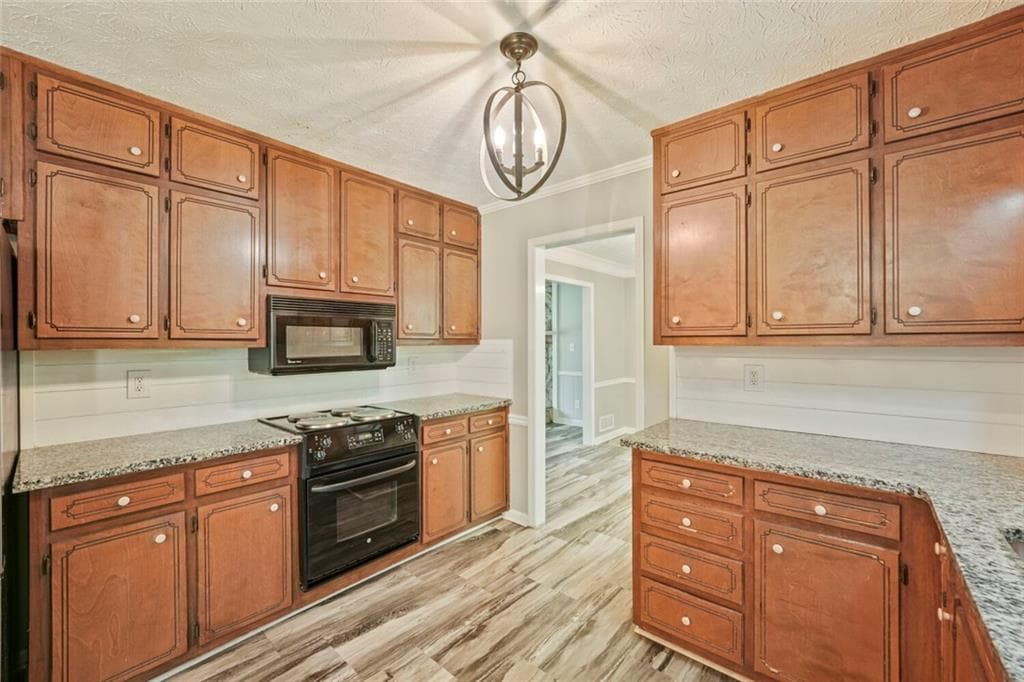 3 bedroom, 2 bathroom, 1,998 sq ft single family residence for sale at 1456 Scholar Drive, Lawrenceville, GA 30044 — photo 9