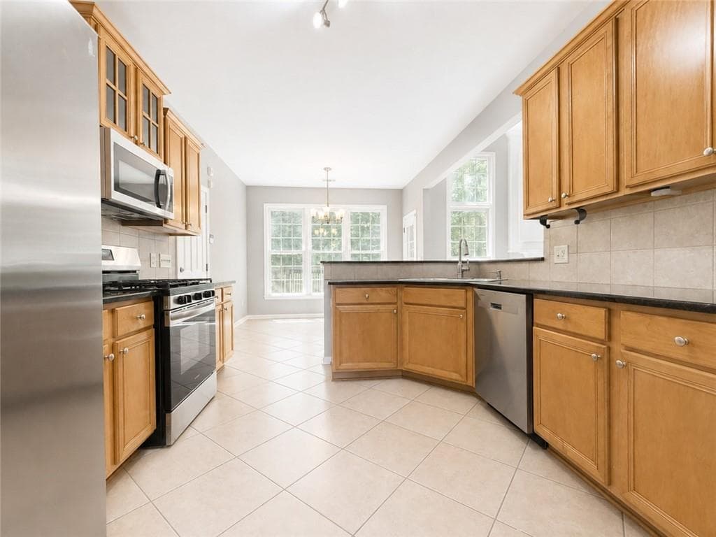 4 bedroom, 3 bathroom, 2,496 sq ft single family residence for rent at 1707 Hidden Pond Circle, Lawrenceville, GA 30043 for $2,490 a month — photo 8
