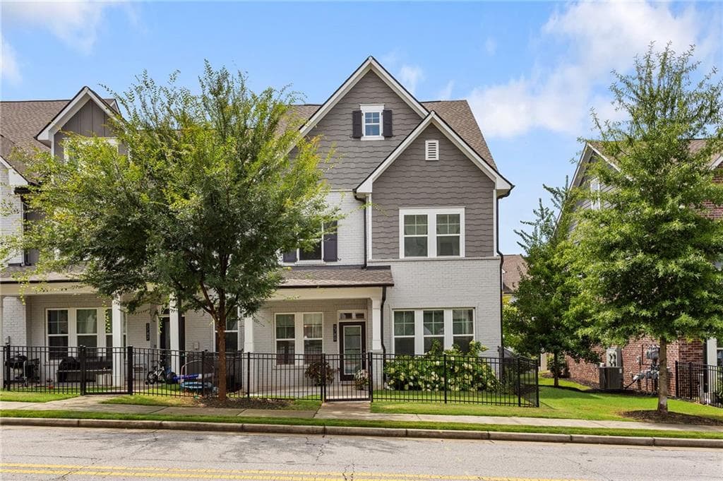 4 bedroom, 4 bathroom, 2,545 sq ft townhouse for sale at 2780 Bell Drive, Smyrna, GA 30080 — photo 6