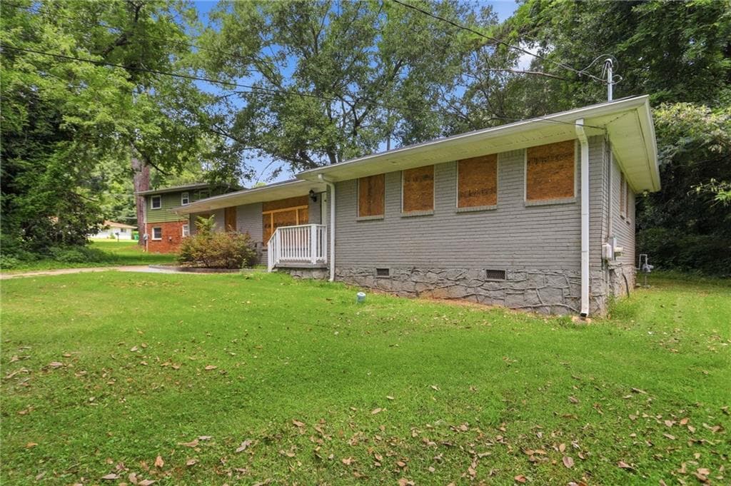 4 bedroom, 2 bathroom, 1,244 sq ft single family residence for sale at 3456 Glensford Drive, Decatur, GA 30032 — photo 3