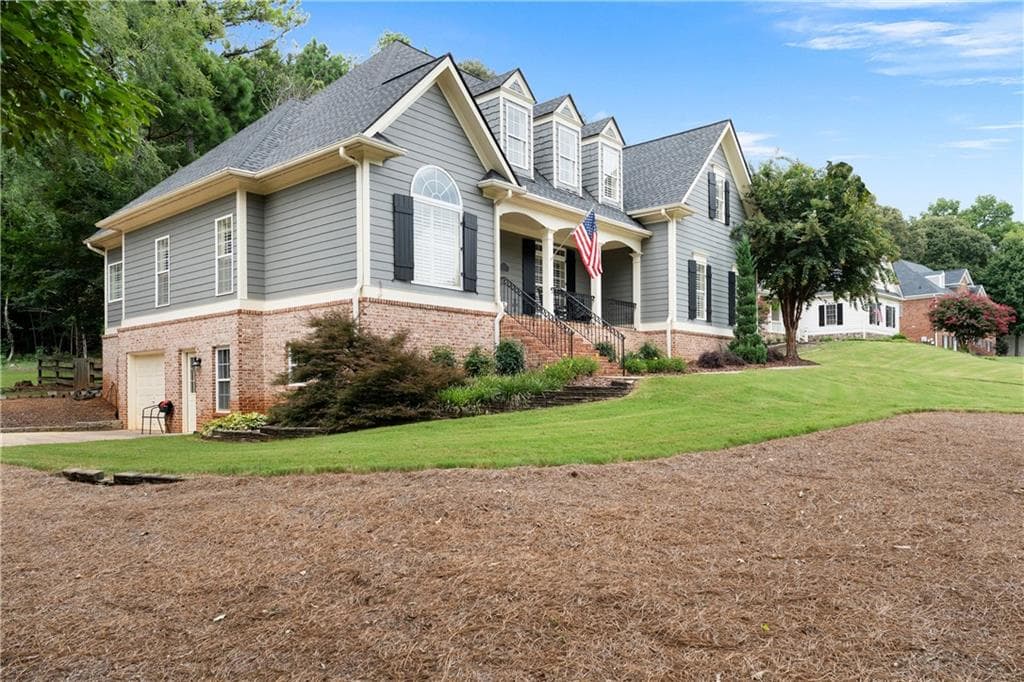 4 bedroom, 3 bathroom, 2,481 sq ft single family residence for sale at 31 Heartwood Drive, Cartersville, GA 30120 — photo 3