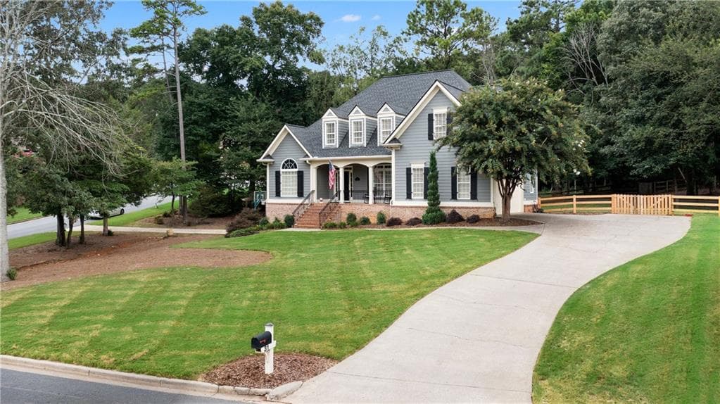4 bedroom, 3 bathroom, 2,481 sq ft single family residence for sale at 31 Heartwood Drive, Cartersville, GA 30120 — photo 4