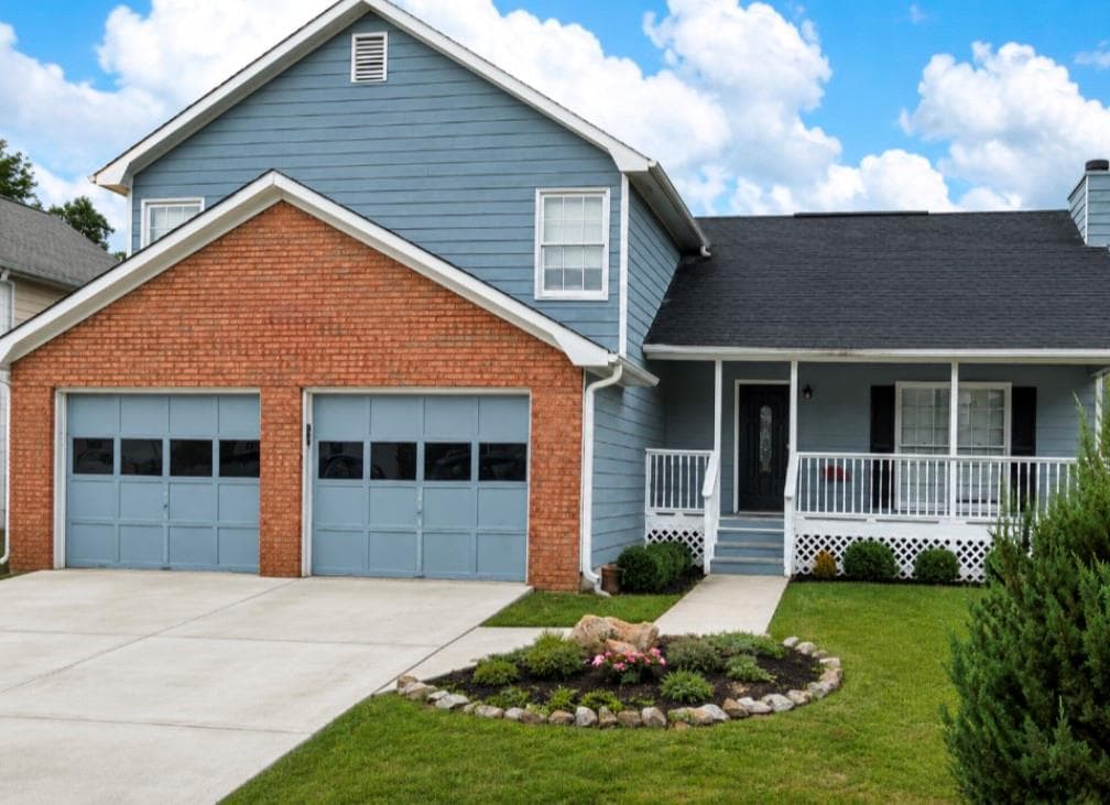 4 bedroom, 3 bathroom, 1,752 sq ft single family residence for sale at 5186 Glendora Drive, Powder Springs, GA 30127 — photo 1 of 14