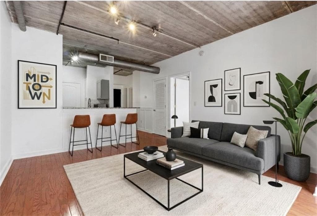 1 bedroom, 1 bathroom, 775 sq ft condominium for sale at 800 Peachtree Street 1102, Atlanta, GA 30308 — photo 1 of 48
