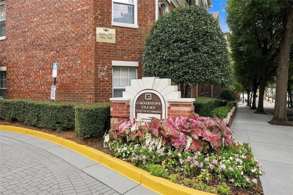 1 bedroom, 1 bathroom, 775 sq ft condominium for sale at 800 Peachtree Street 1102, Atlanta, GA 30308 — photo 3
