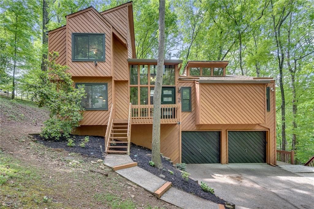 3 bedroom, 4 bathroom, 2,568 sq ft single family residence for rent at 1820 Cedar Cliff Drive, Smyrna, GA 30080 for $3,500 a month — photo 1 of 15