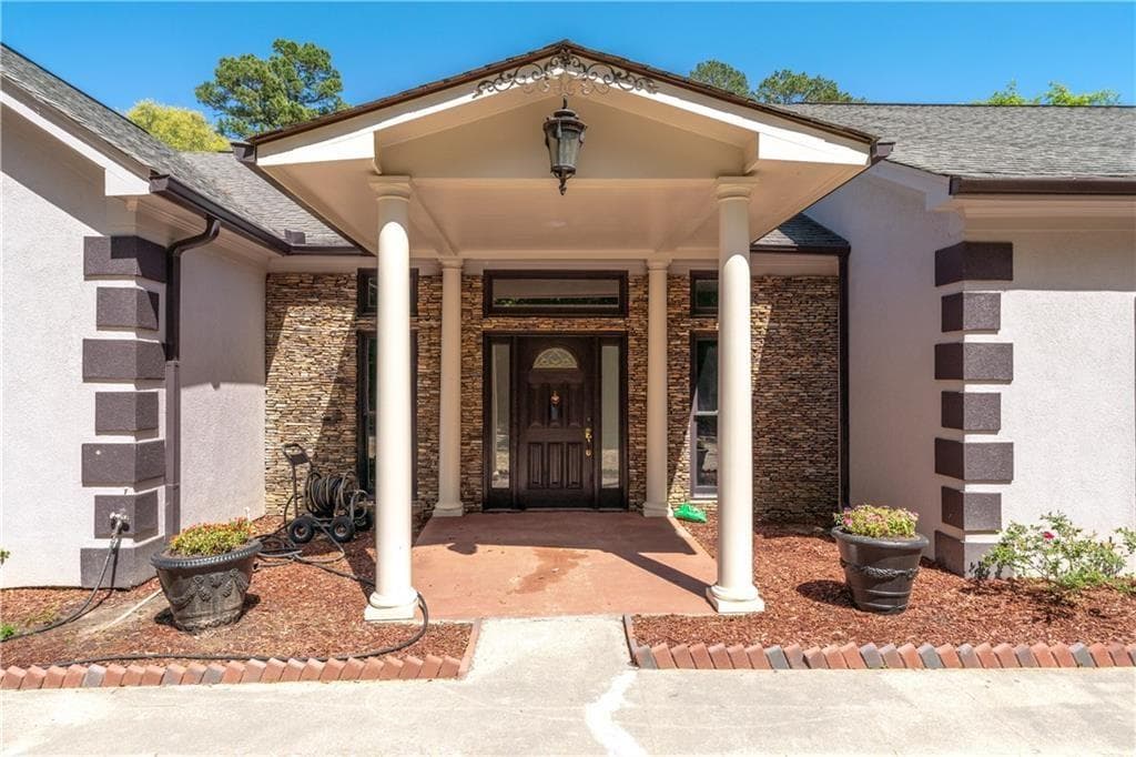 4 bedroom, 4 bathroom, 3,500 sq ft single family residence for rent at 2320 Copper Trail Lane, Buford, GA 30519 for $3,300 a month — photo 2