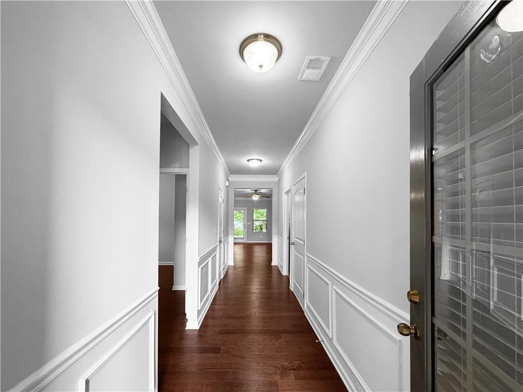 4 bedroom, 3 bathroom, 2,010 sq ft single family residence for sale at 1100 Sycamore Creek Trail, Sugar Hill, GA 30518 — photo 3