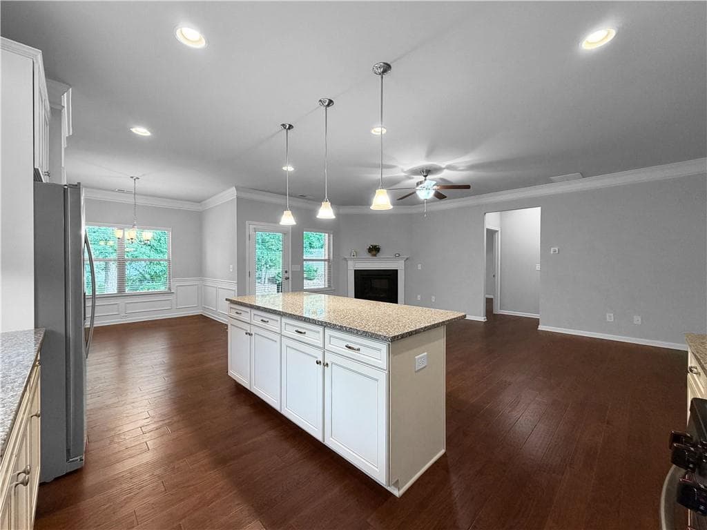 4 bedroom, 3 bathroom, 2,010 sq ft single family residence for sale at 1100 Sycamore Creek Trail, Sugar Hill, GA 30518 — photo 10