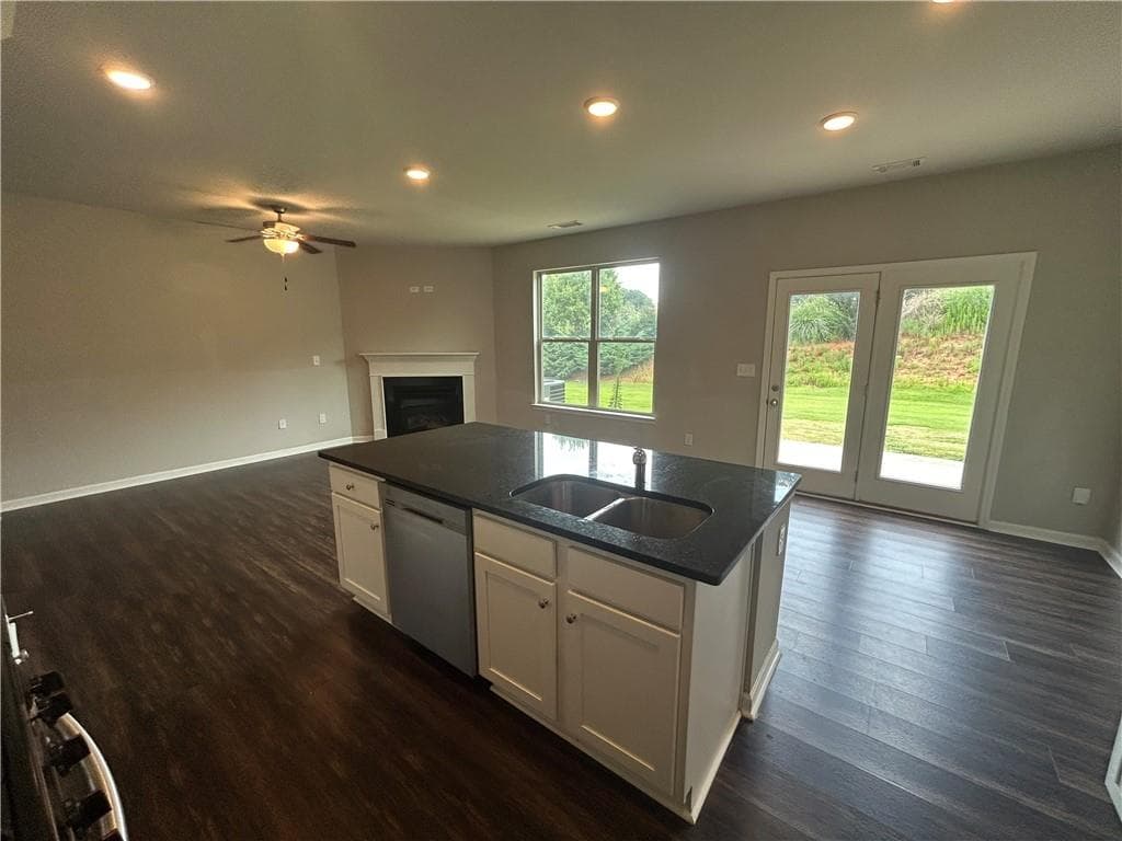 4 bedroom, 3 bathroom, 1,670 sq ft townhouse for sale at 3701 Prospect Point Drive, Gillsville, GA 30566 — photo 7