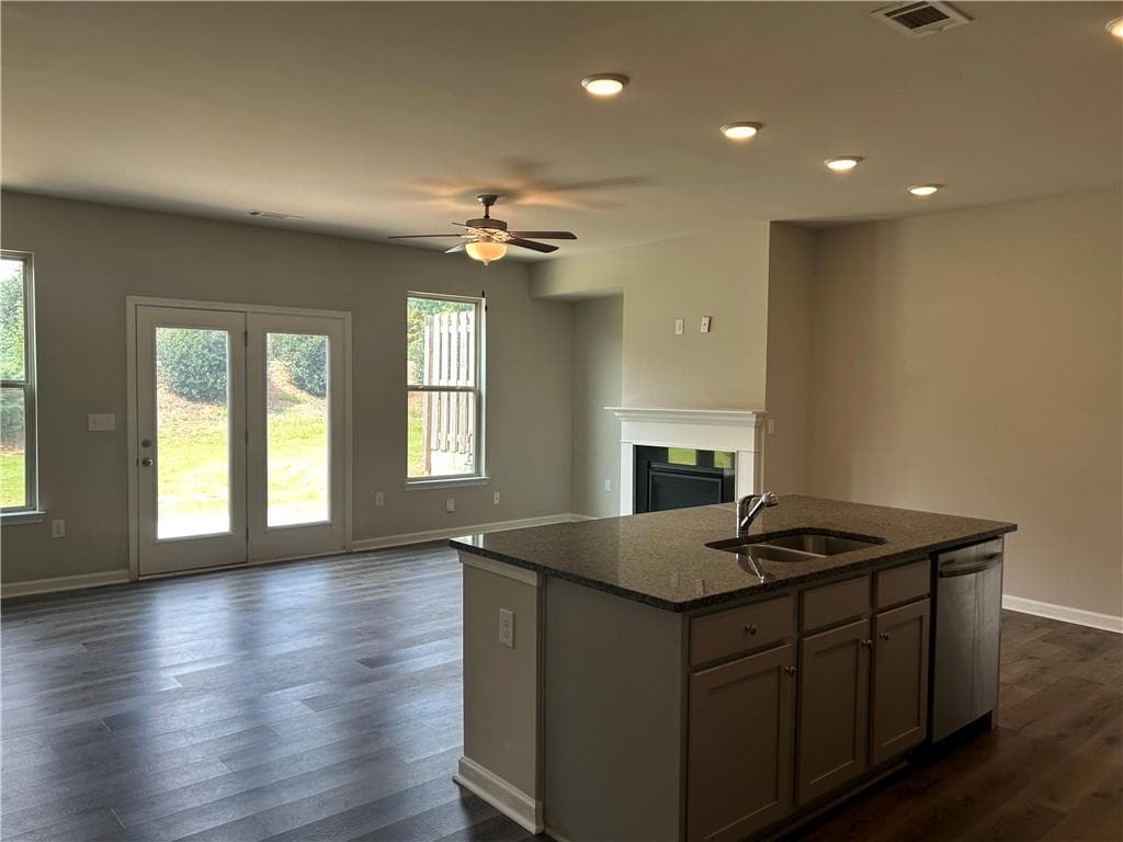 4 bedroom, 3 bathroom, 1,864 sq ft townhouse for sale at 3685 Prospect Point Drive, Gillsville, GA 30566 — photo 7