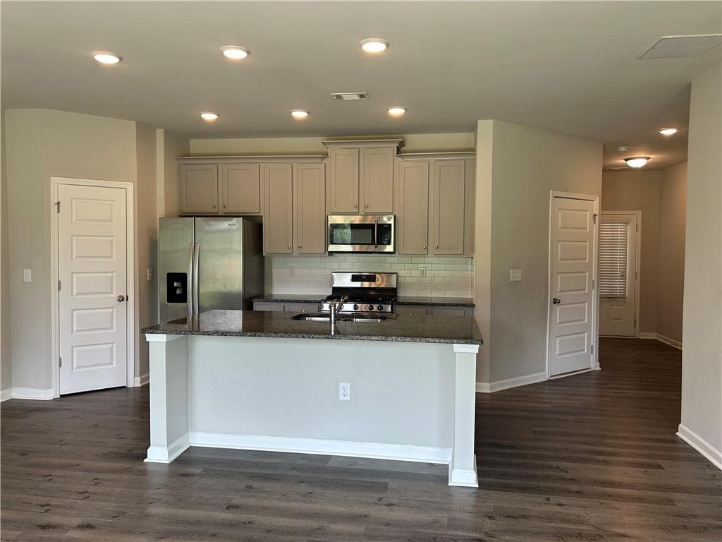 4 bedroom, 3 bathroom, 1,864 sq ft townhouse for sale at 3685 Prospect Point Drive, Gillsville, GA 30566 — photo 9