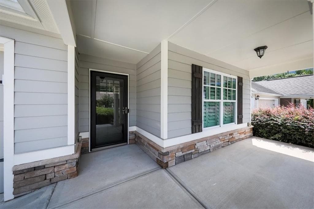 3 bedroom, 2 bathroom, 1,975 sq ft single family residence under contract at 2058 Bonneville Lane, Powder Springs, GA 30127 — photo 2