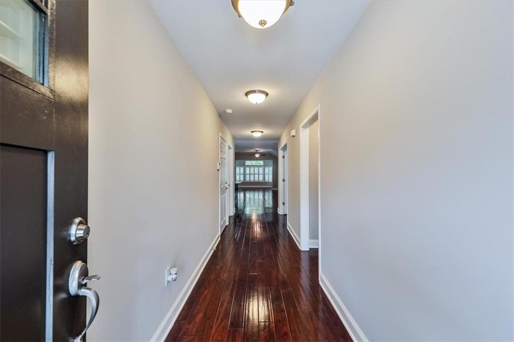 3 bedroom, 2 bathroom, 1,975 sq ft single family residence under contract at 2058 Bonneville Lane, Powder Springs, GA 30127 — photo 3