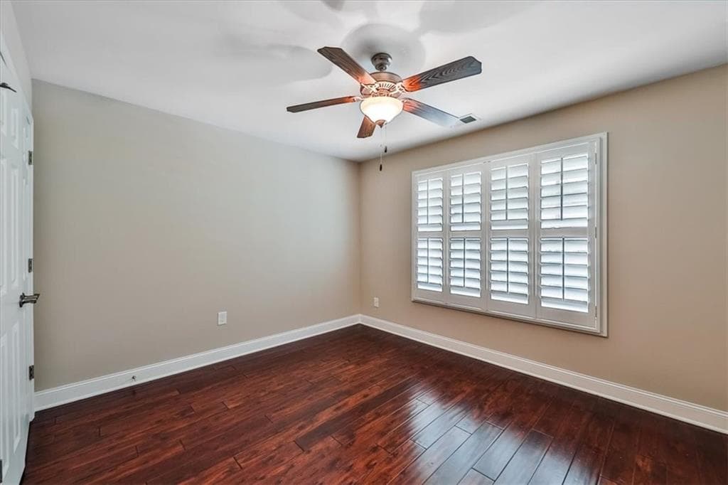 3 bedroom, 2 bathroom, 1,975 sq ft single family residence under contract at 2058 Bonneville Lane, Powder Springs, GA 30127 — photo 5