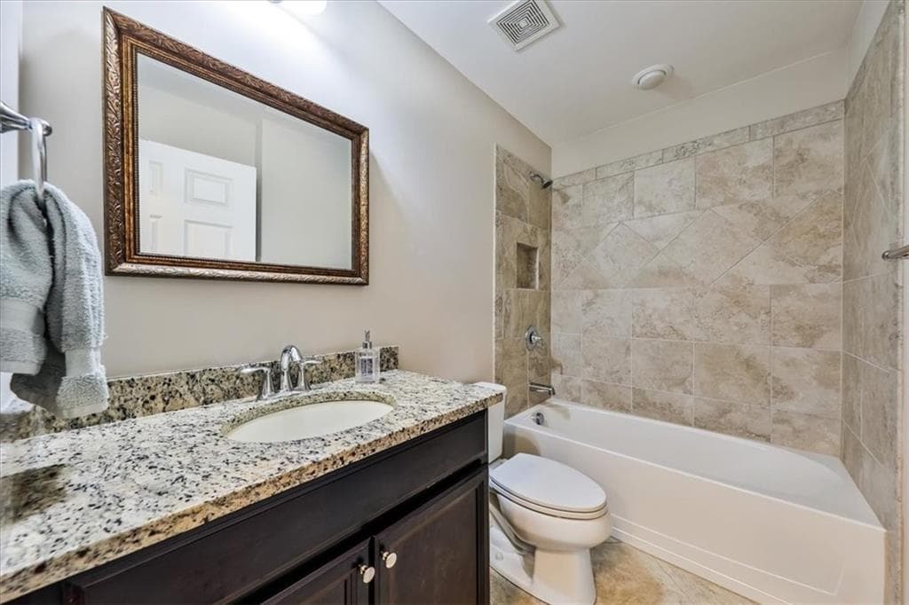 3 bedroom, 2 bathroom, 1,975 sq ft single family residence under contract at 2058 Bonneville Lane, Powder Springs, GA 30127 — photo 6