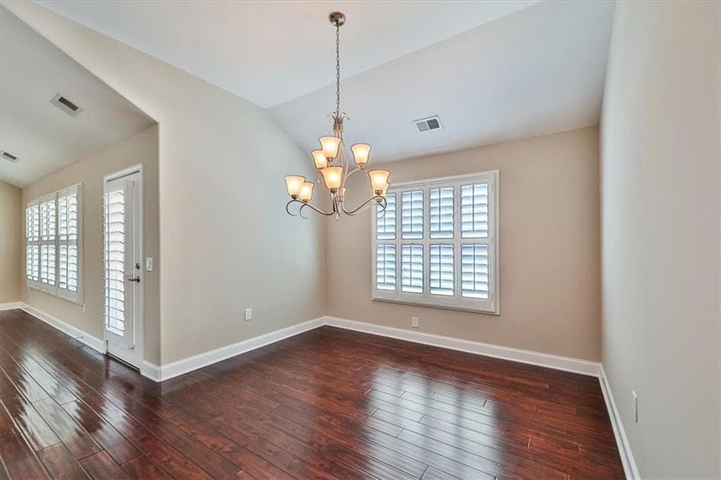 3 bedroom, 2 bathroom, 1,975 sq ft single family residence under contract at 2058 Bonneville Lane, Powder Springs, GA 30127 — photo 9