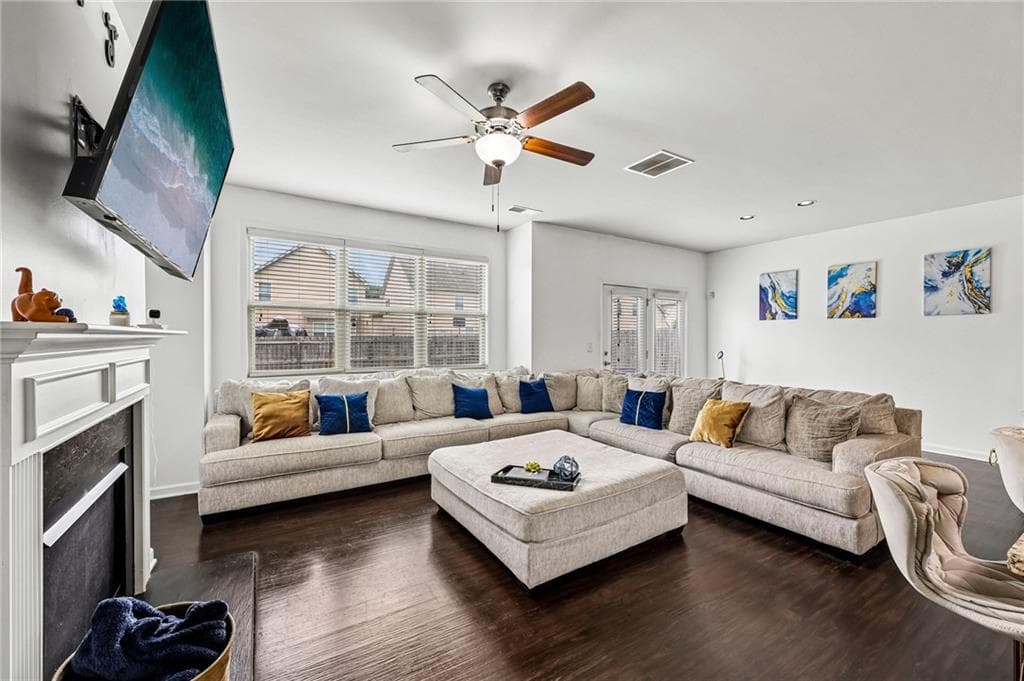 3 bedroom, 3 bathroom, 1,868 sq ft single family residence for sale at 2503 Oakleaf Ridge, Lithonia, GA 30058 — photo 3