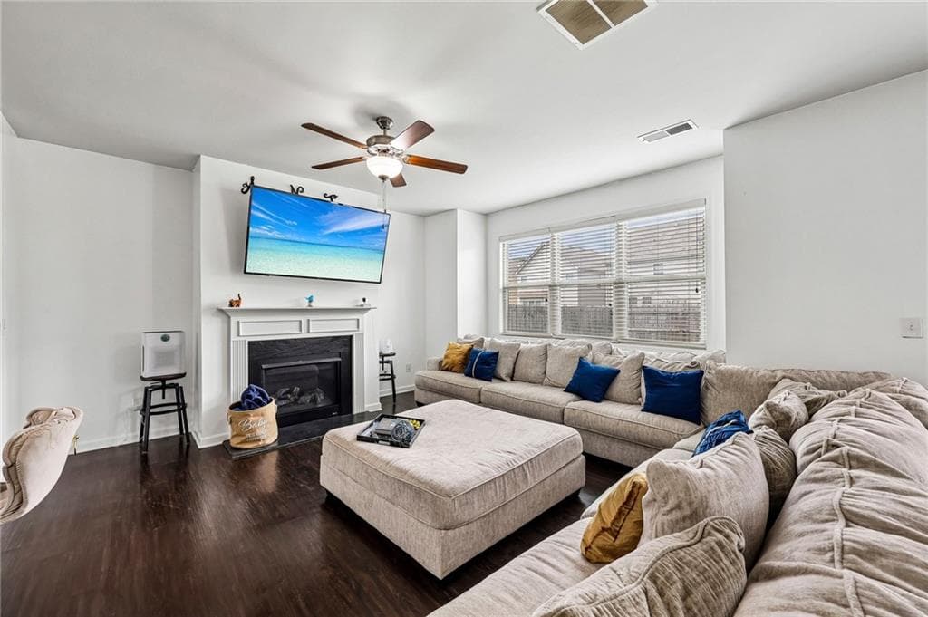 3 bedroom, 3 bathroom, 1,868 sq ft single family residence for sale at 2503 Oakleaf Ridge, Lithonia, GA 30058 — photo 4