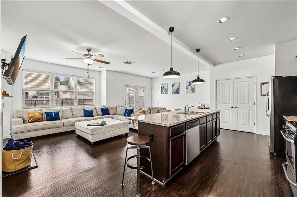 3 bedroom, 3 bathroom, 1,868 sq ft single family residence for sale at 2503 Oakleaf Ridge, Lithonia, GA 30058 — photo 5