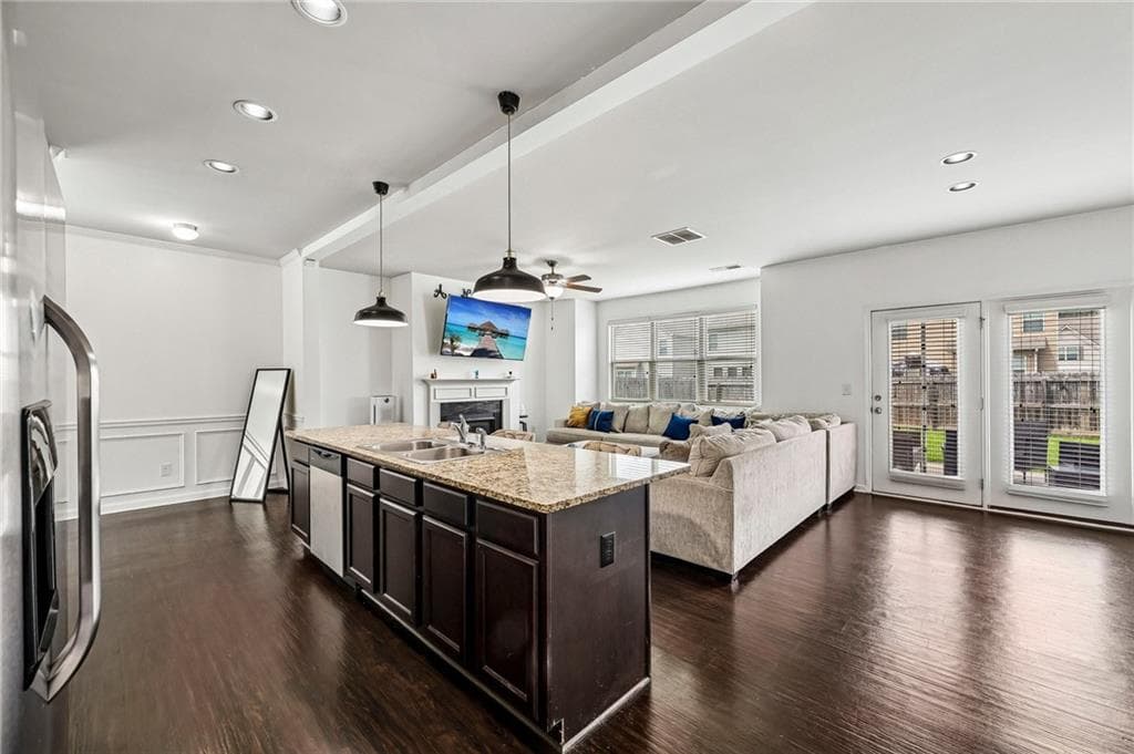 3 bedroom, 3 bathroom, 1,868 sq ft single family residence for sale at 2503 Oakleaf Ridge, Lithonia, GA 30058 — photo 7