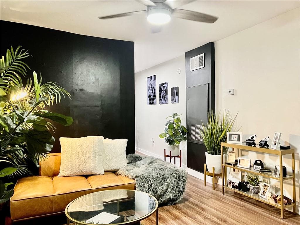 1 bedroom, 1 bathroom, 700 sq ft quadruplex for rent at 1165 Eggleston Street 4, Atlanta, GA 30310 for $1,375 a month — photo 2