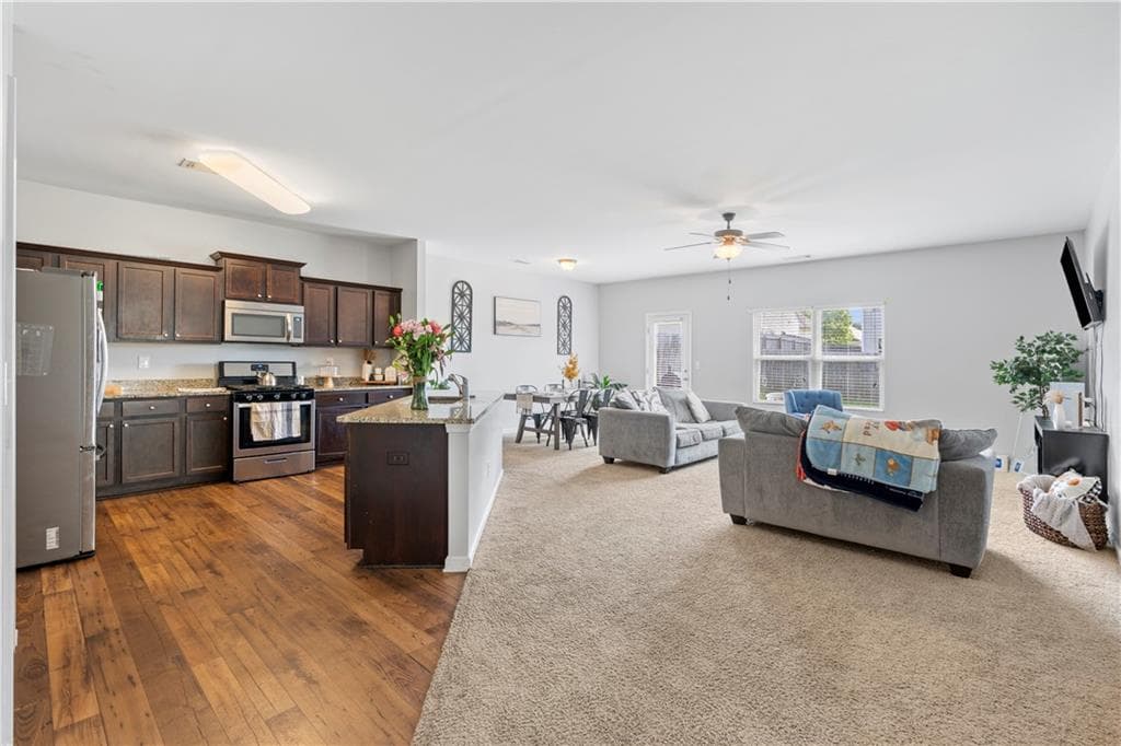 3 bedroom, 2 bathroom, 1,604 sq ft single family residence for sale at 4219 Box Elder Path, Gainesville, GA 30504 — photo 3