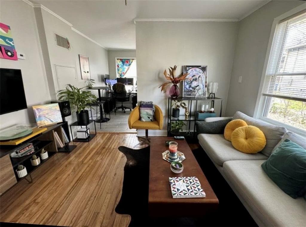 1 bedroom, 1 bathroom, 700 sq ft quadruplex for rent at 1165 Eggleston Street 1, Atlanta, GA 30310 for $1,350 a month — photo 2