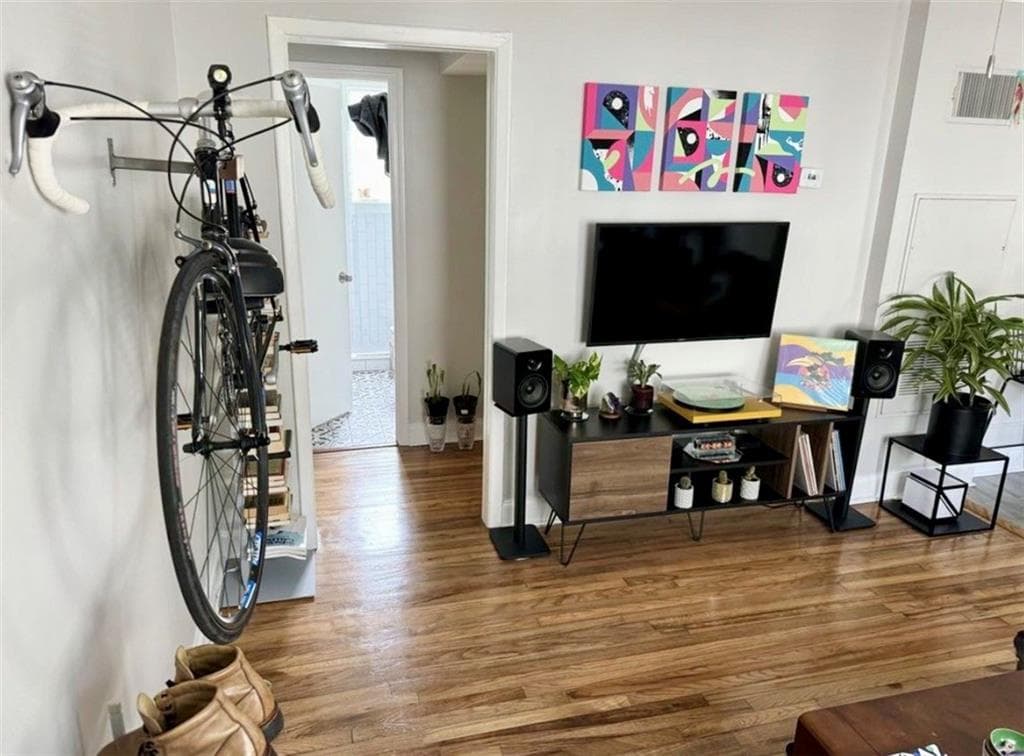1 bedroom, 1 bathroom, 700 sq ft quadruplex for rent at 1165 Eggleston Street 1, Atlanta, GA 30310 for $1,350 a month — photo 7