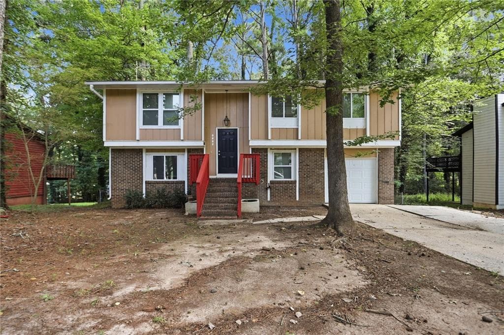 4 bedroom, 2 bathroom, 1,797 sq ft single family residence for sale at 8862 Raven Drive, Jonesboro, GA 30238