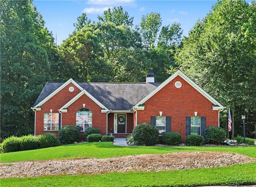 3 bedroom, 2 bathroom, 1,725 sq ft single family residence for sale at 808 Monte Lane, Jefferson, GA 30549 — photo 4