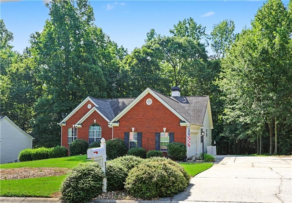 3 bedroom, 2 bathroom, 1,725 sq ft single family residence for sale at 808 Monte Lane, Jefferson, GA 30549 — photo 1 of 29