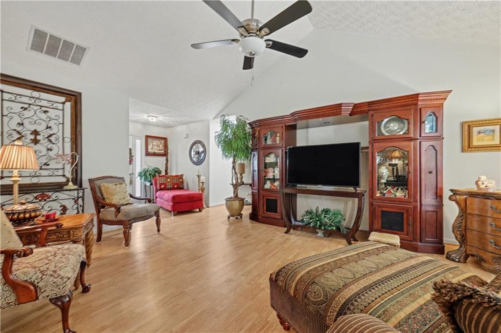 3 bedroom, 2 bathroom, 1,725 sq ft single family residence for sale at 808 Monte Lane, Jefferson, GA 30549 — photo 5