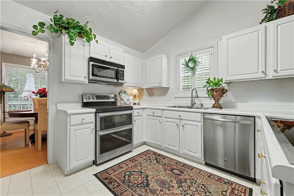 3 bedroom, 2 bathroom, 1,725 sq ft single family residence for sale at 808 Monte Lane, Jefferson, GA 30549 — photo 10