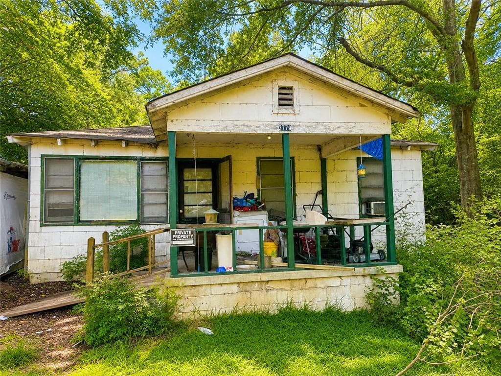 2 bedroom, 1 bathroom, 840 sq ft single family residence for sale at 3779 Dorothy Drive, Macon, GA 31217