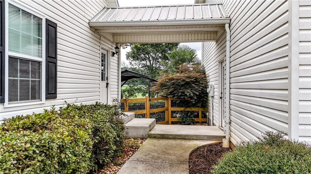 4 bedroom, 4 bathroom, 4,308 sq ft single family residence for sale at 30 Sullins Road, Cartersville, GA 30121 — photo 9